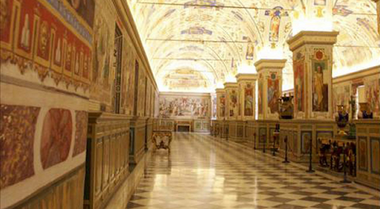 Intérieur de la Galerie des Cartes Géographiques des Musées du Vatican à Rome