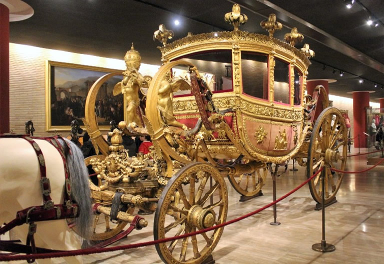 Le Pavillon des Carrosses dans les Musées du Vatican à Rome