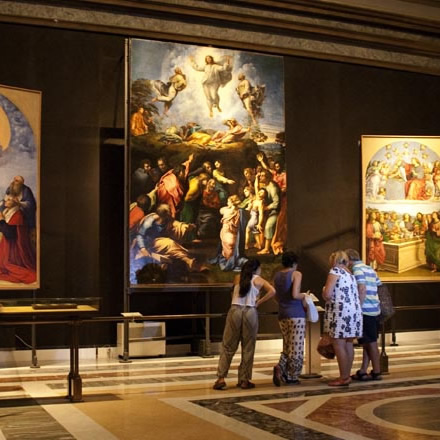 Intérieur de la Pinacothèque Vaticane dans les Musées du Vatican à Rome